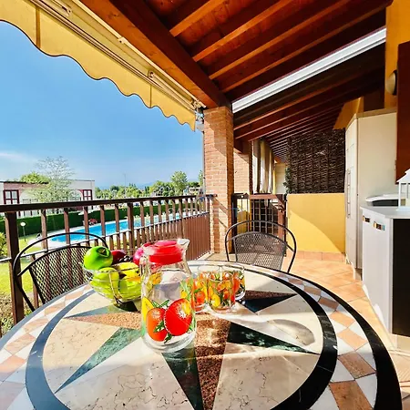 Artemide - A 150m Dal Di Garda Apartment Sirmione