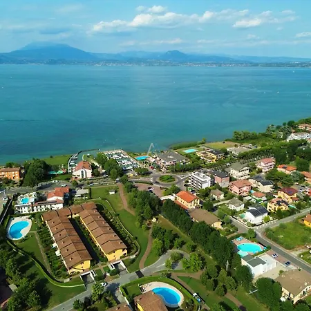 Artemide - A 150m Dal Di Garda Apartment